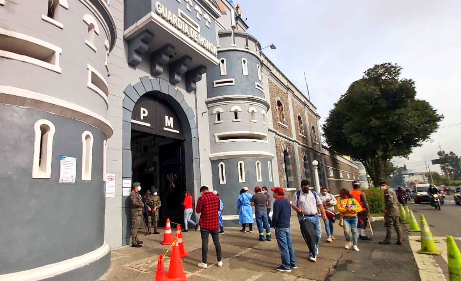 Avanzan jornadas de vacunación contra COVID-19 en sedes militares