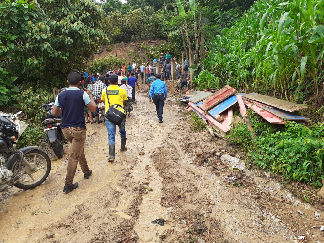Conred brinda asistencia a afectados por lluvias en Izabal y Alta Verapaz