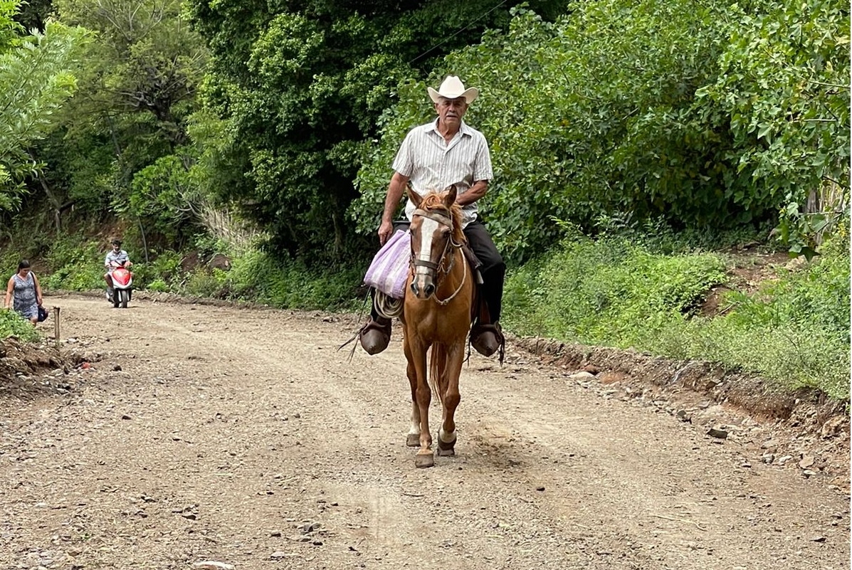 Pavimentarán camino rural en Jalpatagua