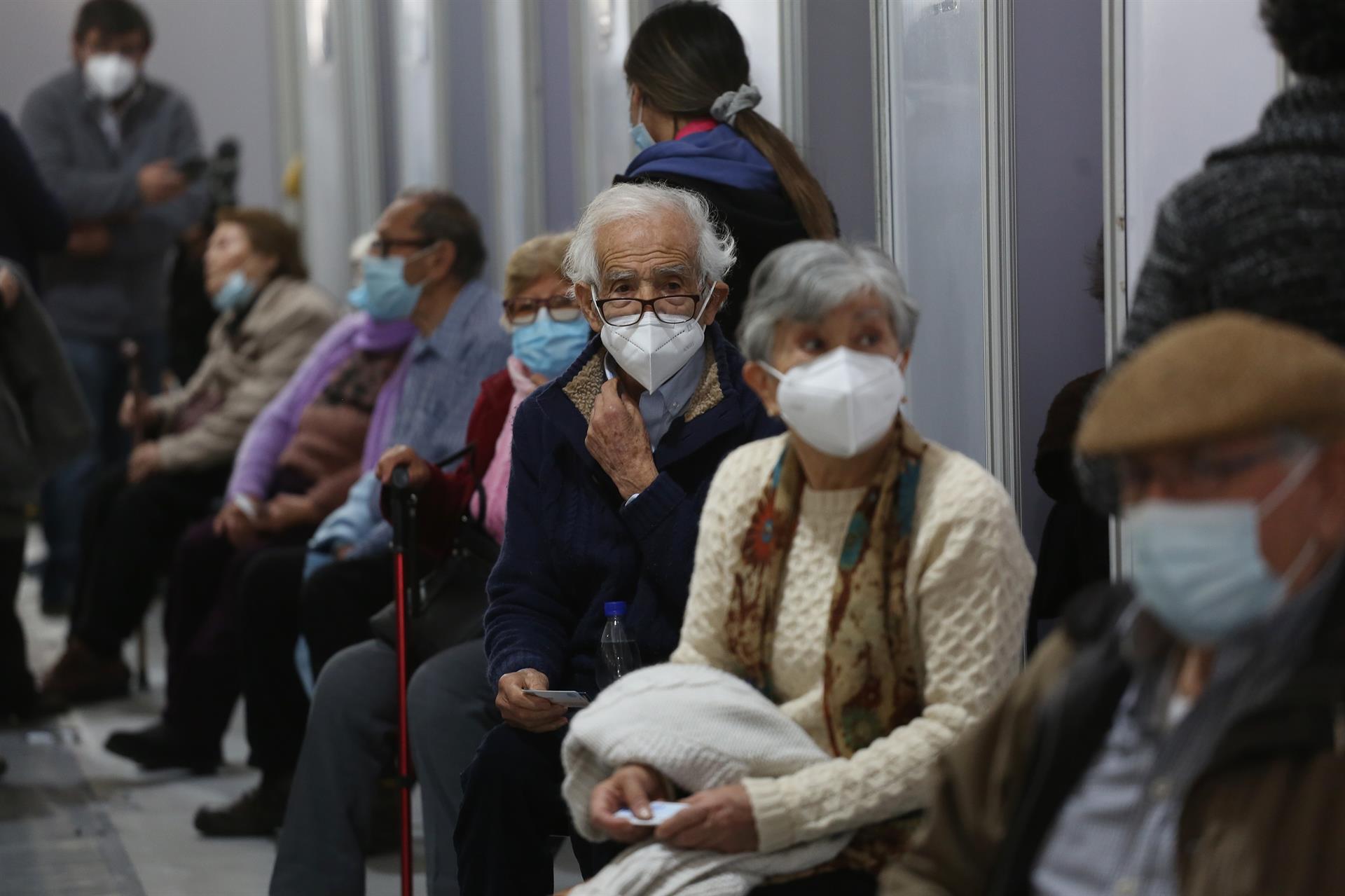 Chile descarta reducir el uso de la mascarilla pese a las buenas cifras