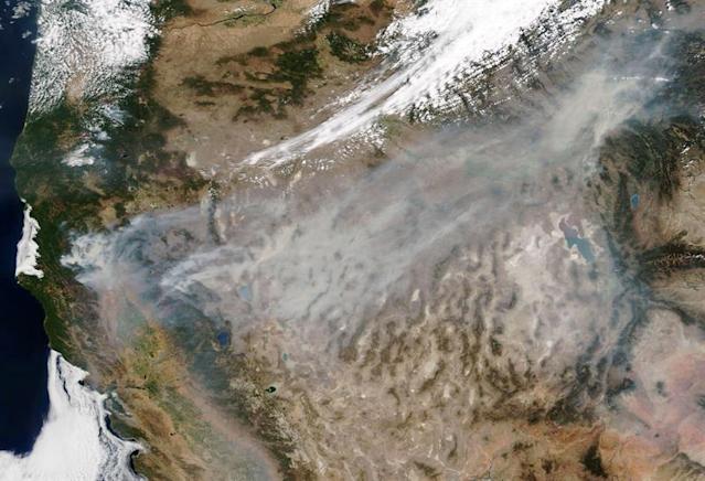 El mayor incendio activo en California ya ha quemado casi 200 mil hectáreas