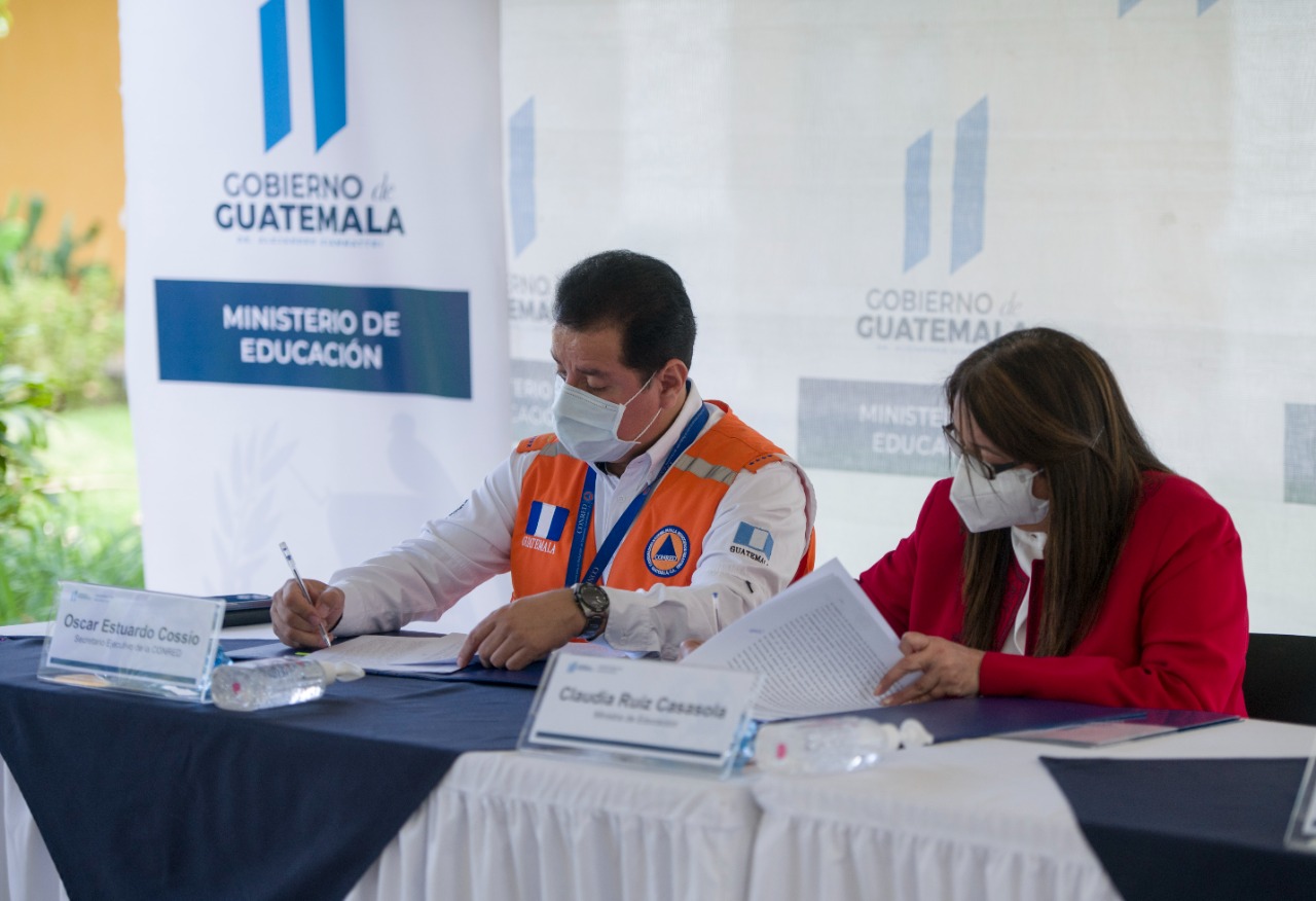 Titulares de Educación y la Conred acuerdan procesos educativos enfocados en la prevención