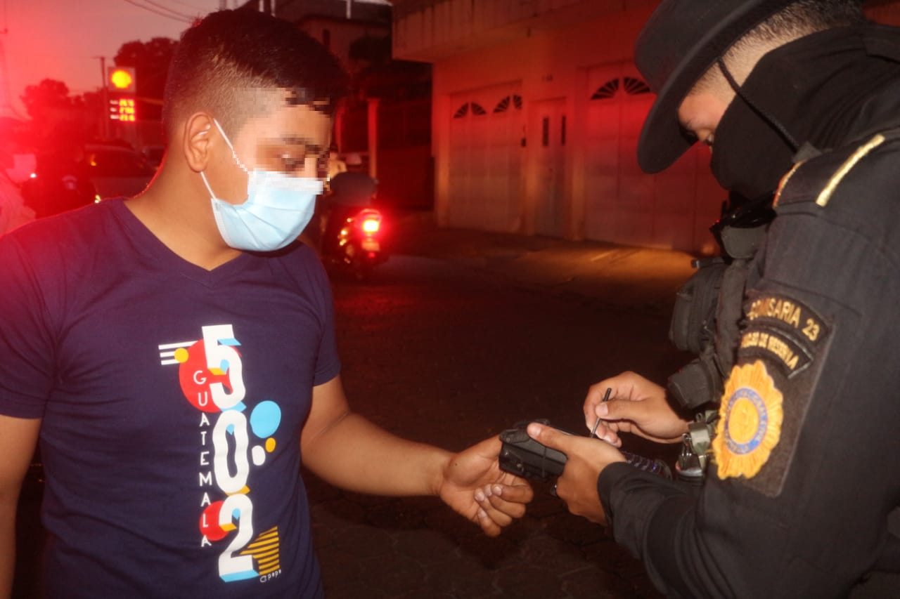 Identifican a personas durante operativos en centros nocturnos de Jutiapa