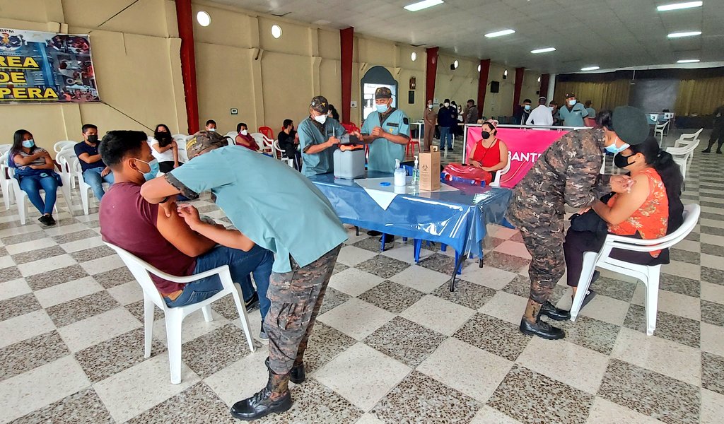 Este jueves comienza atención nocturna en centro de vacunación contra COVID-19 en Guardia de Honor