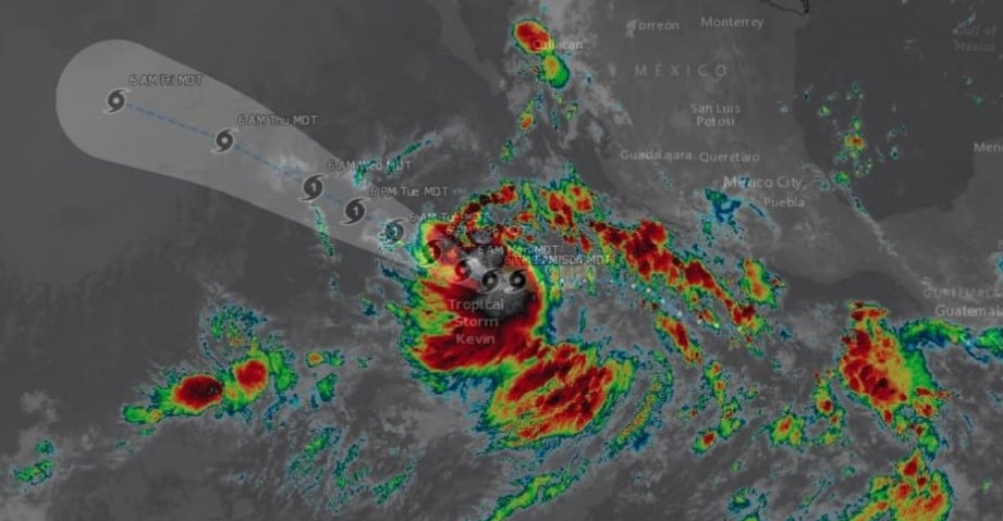 Tormenta tropical Kevin se fortalece en el suroeste del Pacífico mexicano