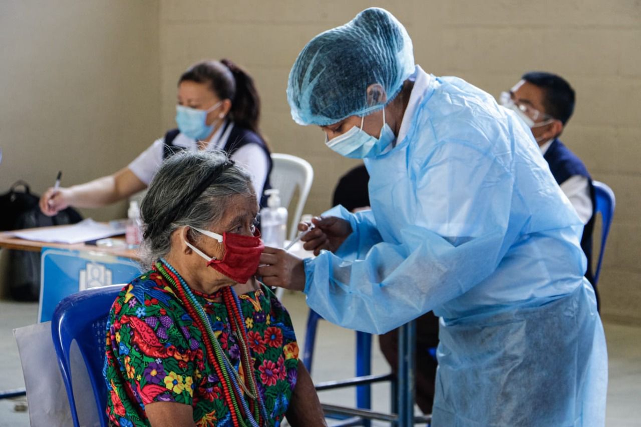 COVID-19: El 54.19% de la población meta ya cuenta con primera dosis