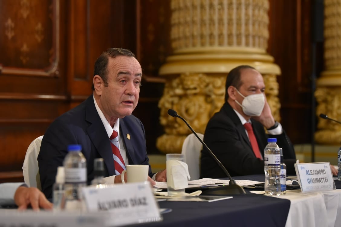 El presidente Giammattei durante su mensaje en la reunión del Conadur.