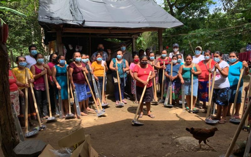 Entregan semillas y herramientas de labranza en Quiché, Jalapa y Petén