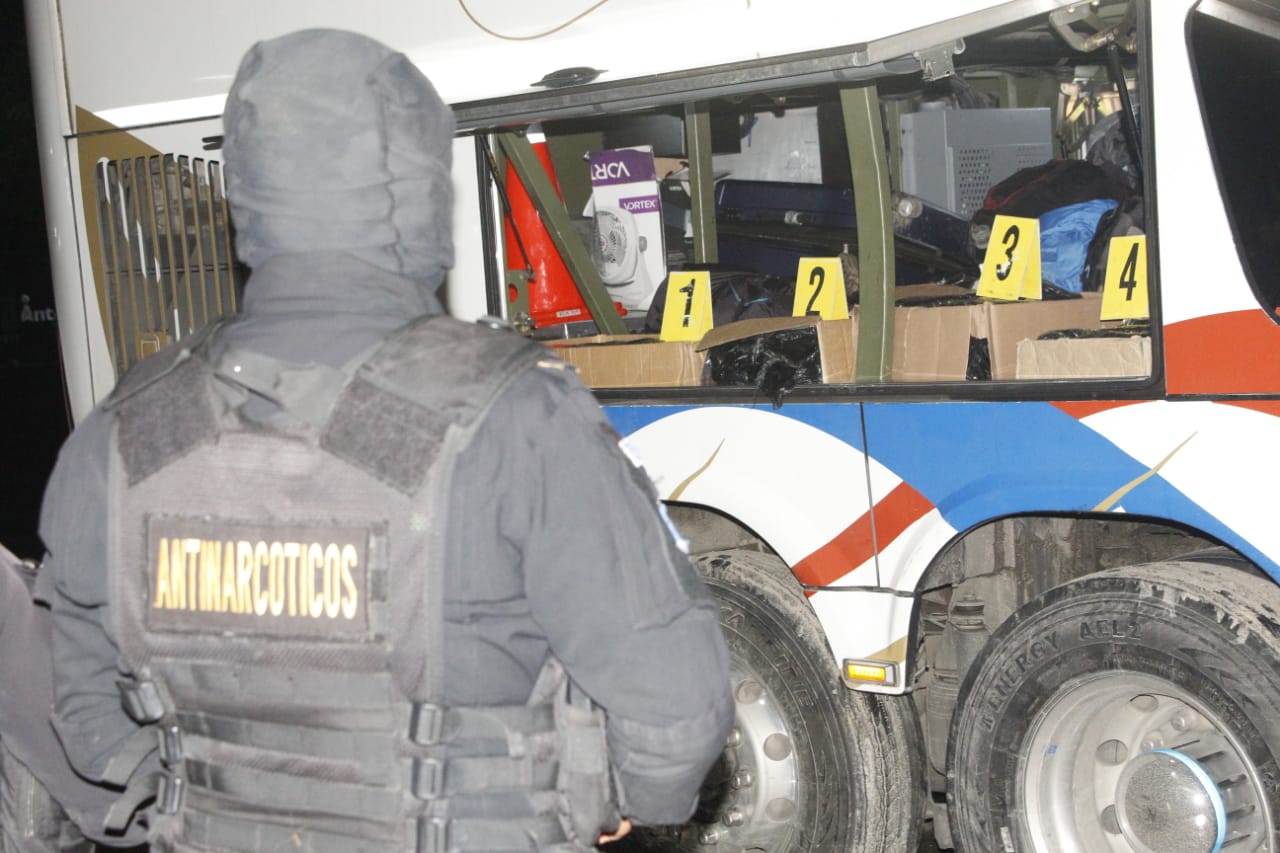 Decomisan marihuana transportada como encomienda en bus extraurbano