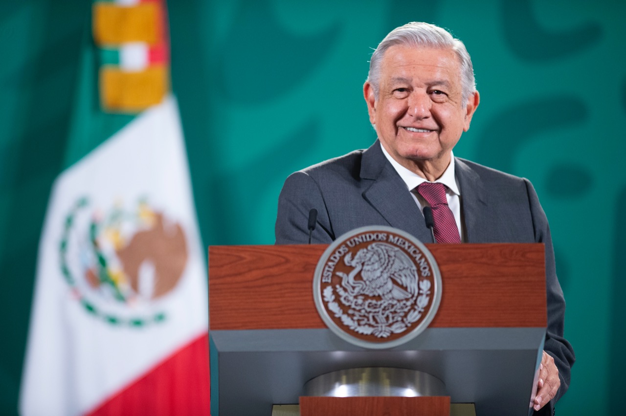 México vacunará contra COVID-19 en octubre a menores con comorbilidades