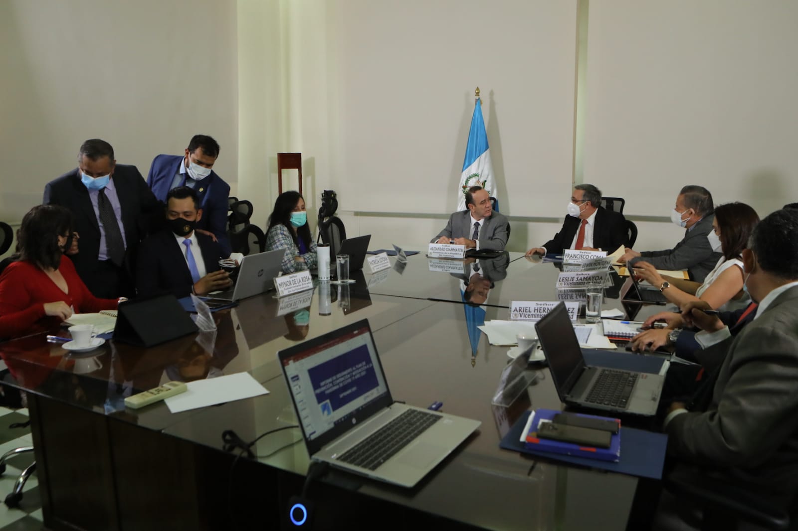 Mandatario conoce avances en proyectos de Salud