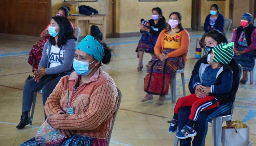 SBS entrega subsidio a menores con discapacidad en Totonicapán