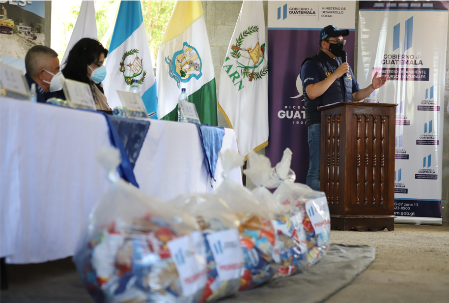 MARN le apuesta a proyecto de canje de desechos sólidos por alimentos