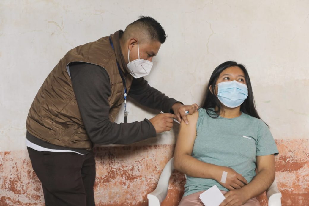 COVID-19: Población de Chichicastenango es beneficiada con jornada de vacunación comunitaria