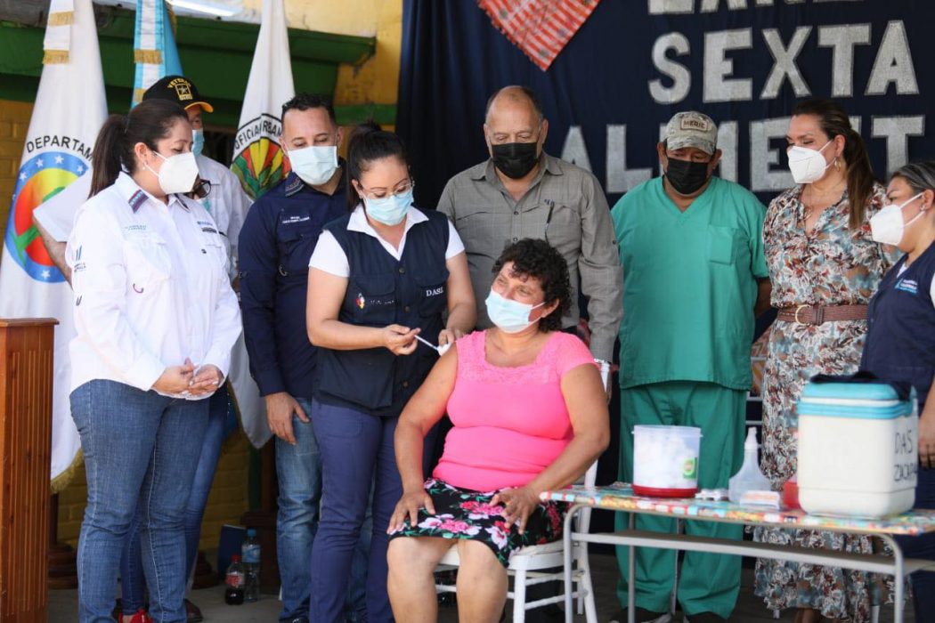 Proyectan vacunación de integrantes de OPF durante sexta entrega de alimentación escolar