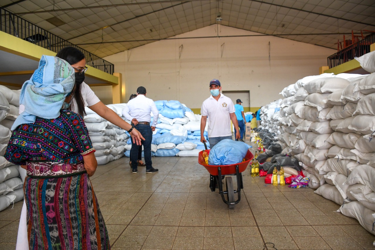 Supervisan entrega de alimentos en Baja Verapaz