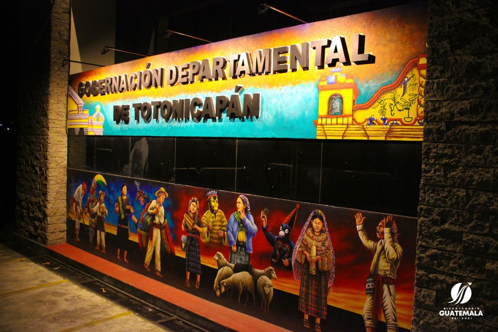 Mural destaca la cultura y tradiciones de Totonicapán