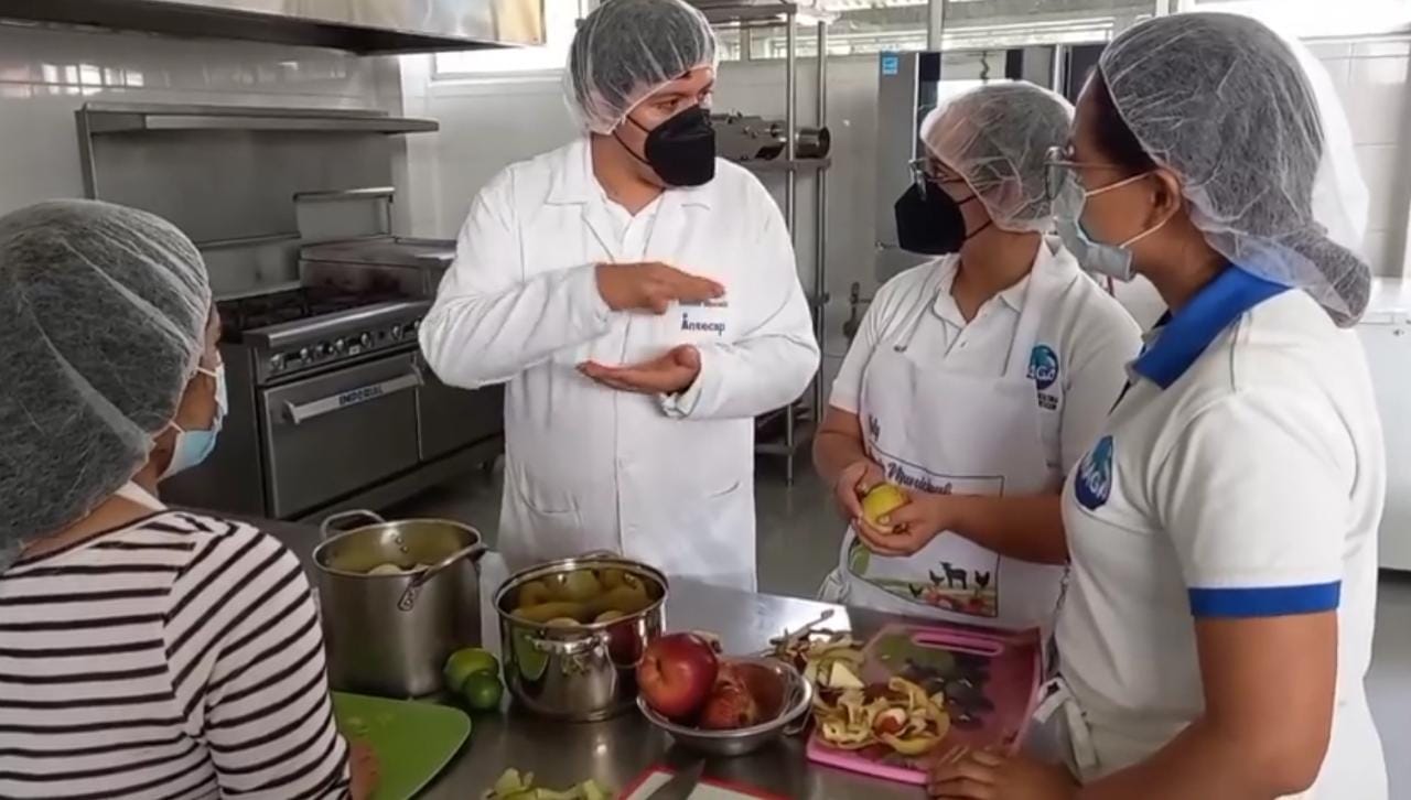 Extensionistas de Huehuetenango fortalecen sus capacidades en manufactura de alimentos