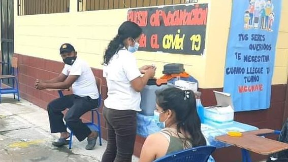 Vecinos de áreas rurales se benefician con vacunación contra el coronavirus
