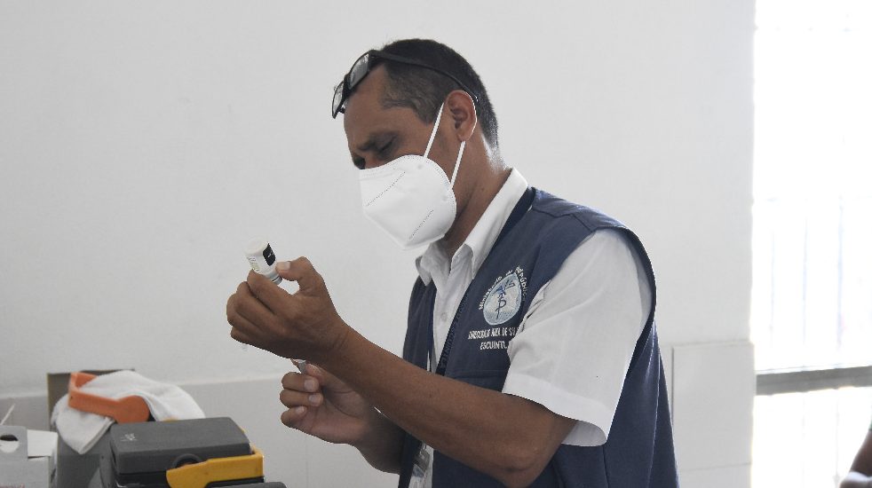 Vacunación contra el COVID-19 para mujeres embarazadas avanza en Escuintla