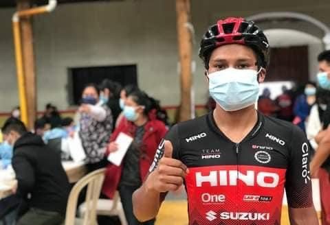 Campeón de la 60 Vuelta a Guatemala se vacuna contra el COVID-19 en su natal Totonicapán