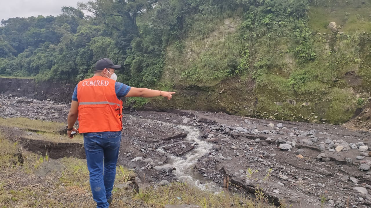 Delegación de Conred en Chimaltenango verifica situación en faldas del volcán de Fuego