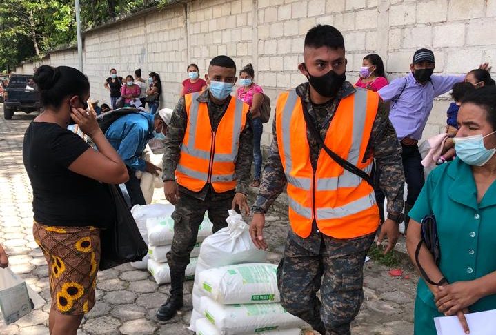 Visan entrega alimentos a familias afectadas por la desnutrición