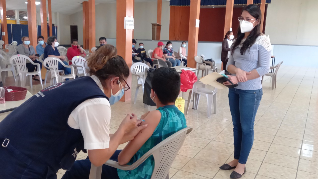 Conozca cómo se desarrolla la vacunación de adolescentes contra el COVID-19 en Huehuetenango