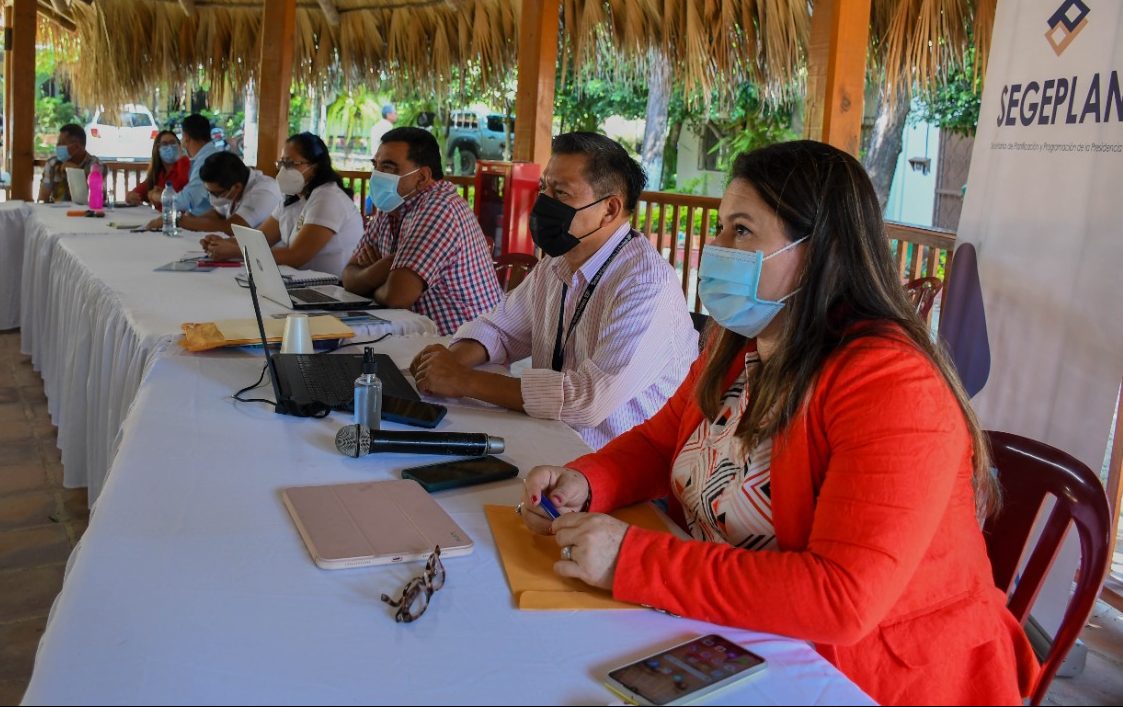 Baja Verapaz analiza propuestas de proyectos de desarrollo