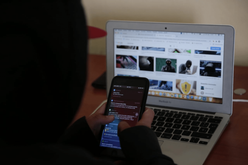 Conocen iniciativa de ley que busca tipificar como delitos la seducción y chantaje sexual a menores a través de Internet