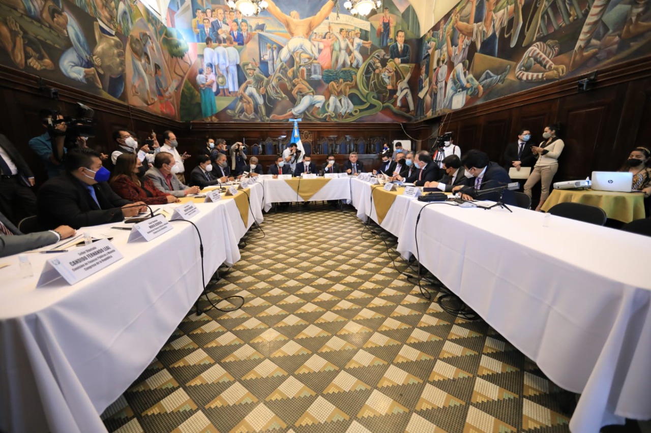 Minfin: Proyecto de presupuesto contempla una reducción en deuda pública