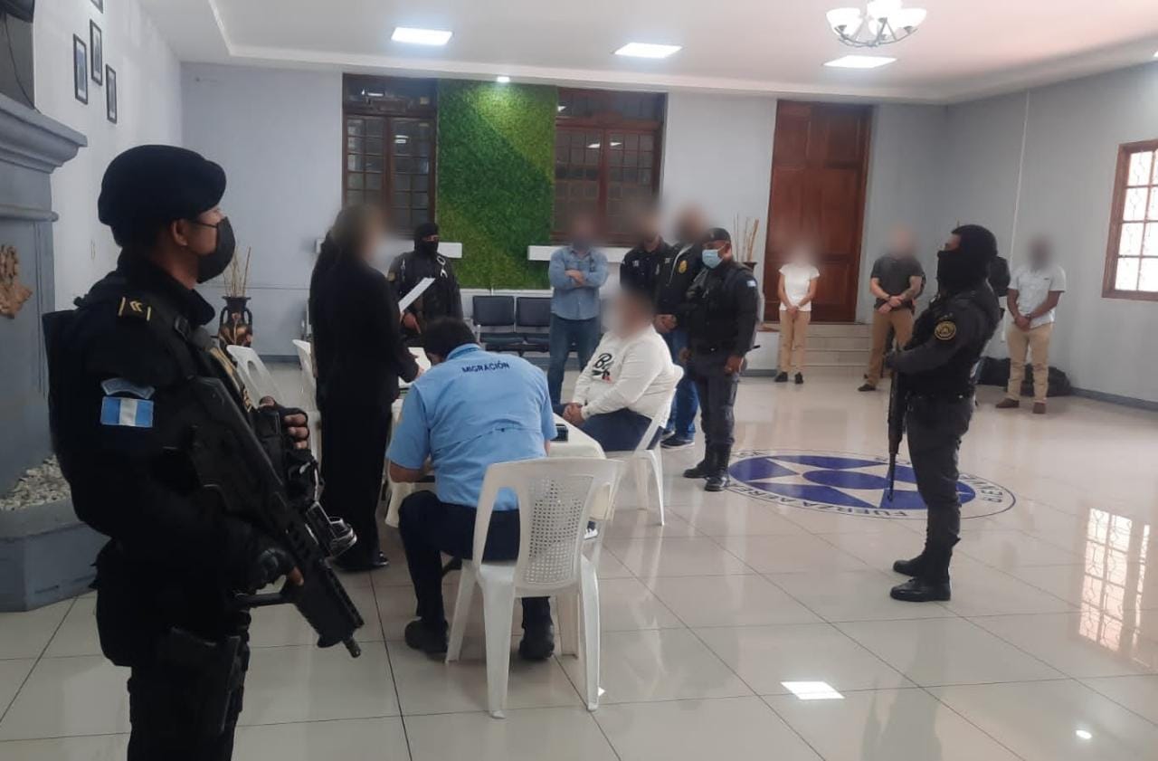 Autoridades extraditan a EE. UU. a dos personas sindicadas de narcotráfico