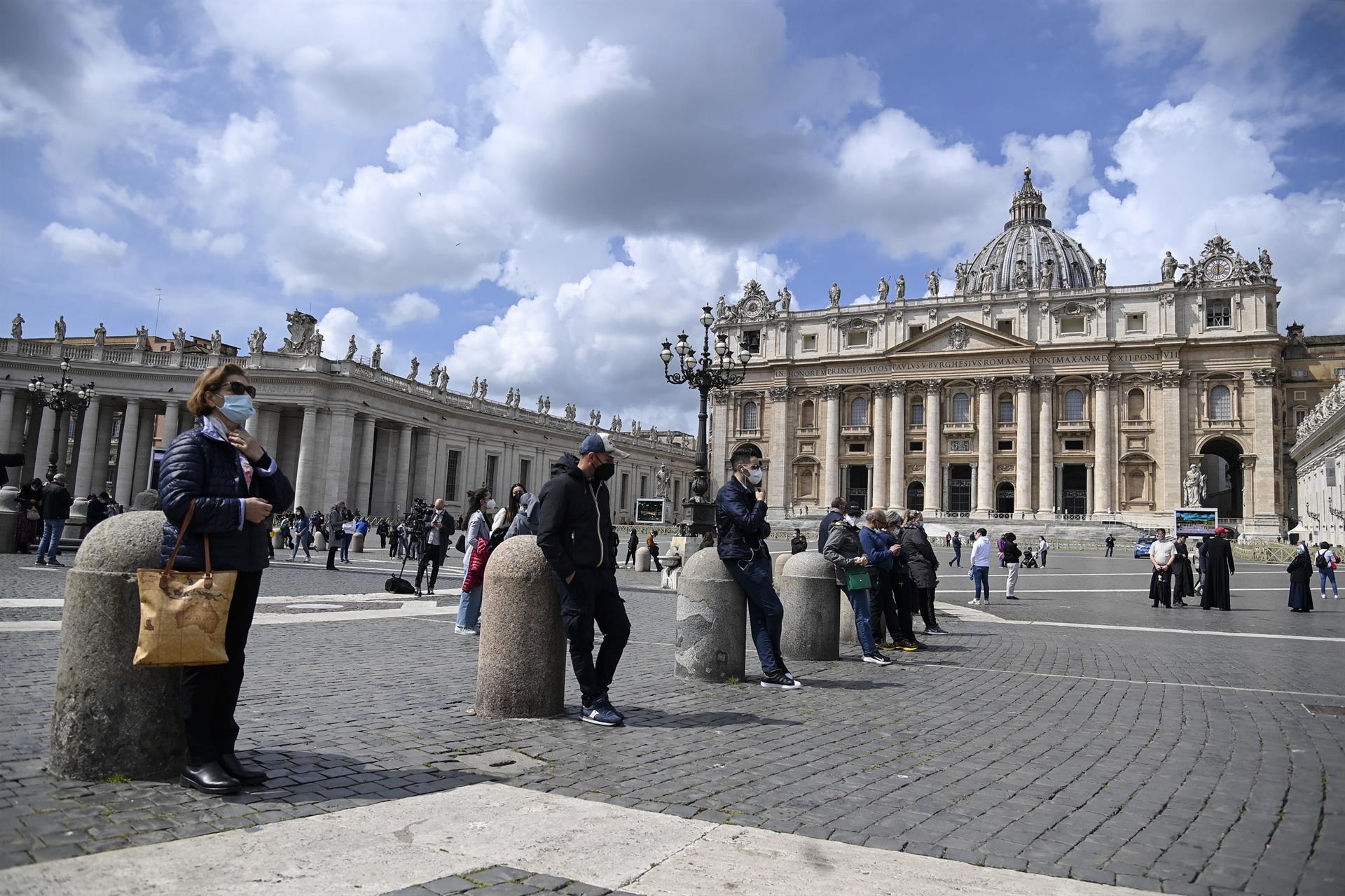 El Vaticano suspenderá el sueldo a empleados que no presenten pase sanitario