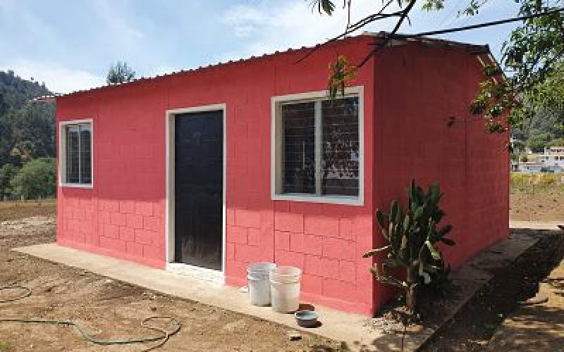 Entregan más de 900 viviendas a familias guatemaltecas