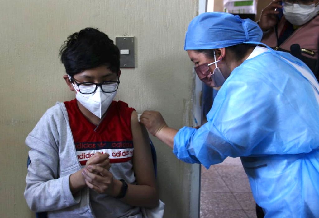 Salud continúa con vacunación de menores de 12 a 17 años en Totonicapán