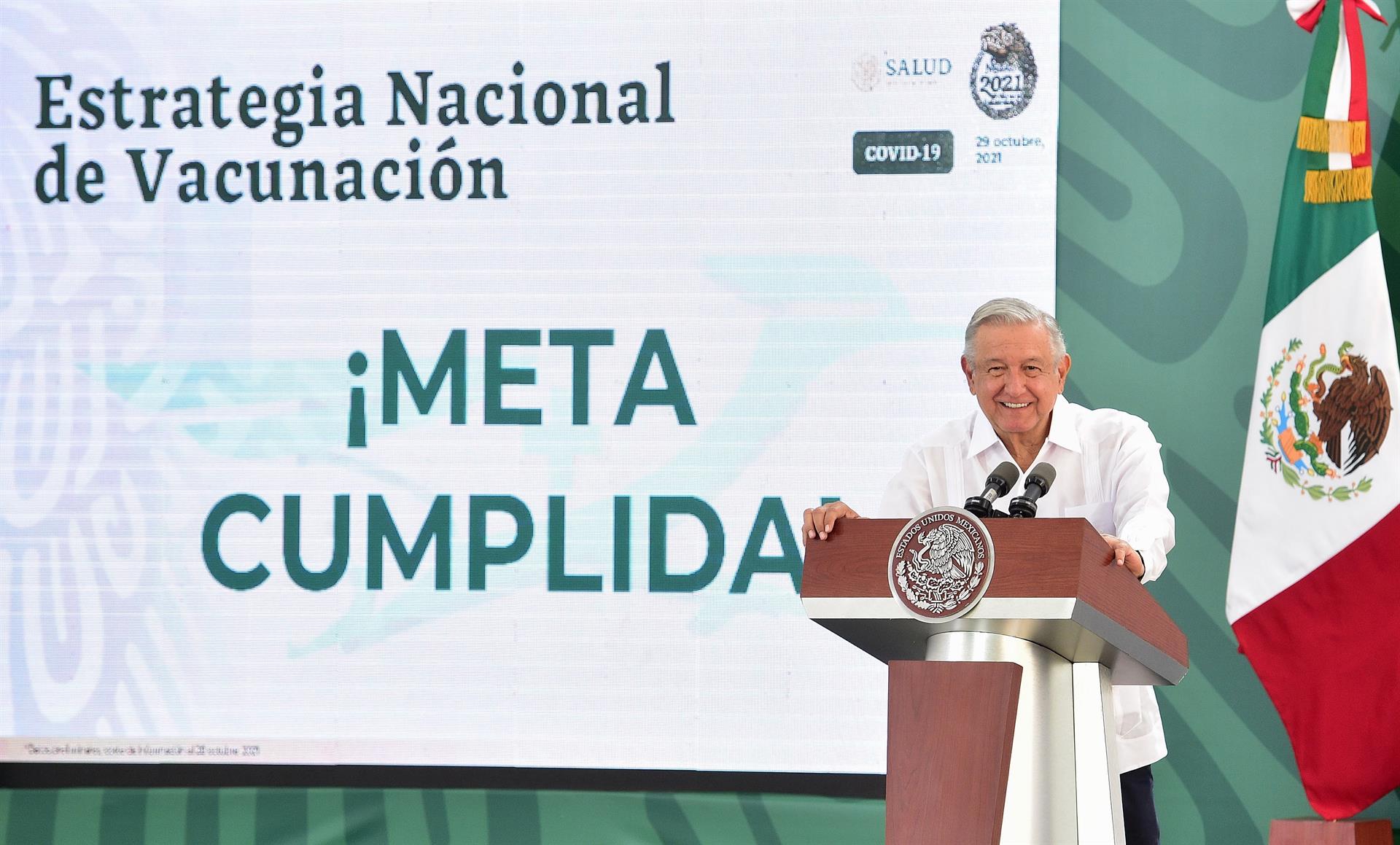 Gobierno mexicano afirma haber cumplido meta de vacunar a todos los adultos