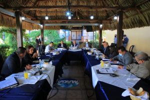 Autoridades del MAGA aprueban nuevos proyectos de producción agrícola. 