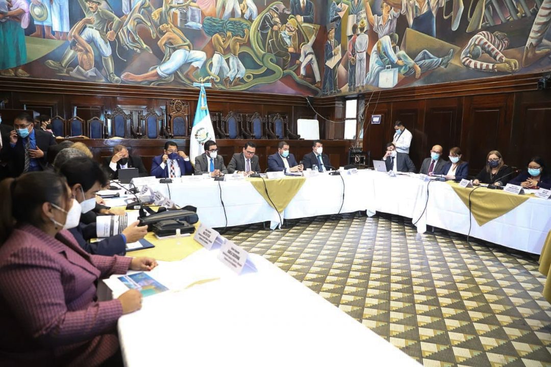 Mineduc destaca importancia de aprobar presupuesto 2022 para fortalecer educación del país