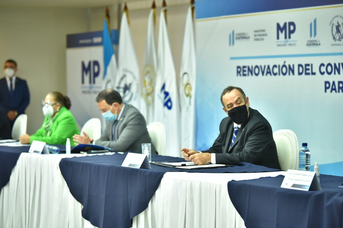 Presidente participa en renovación de Convenio Interinstitucional para la Buena Gobernanza