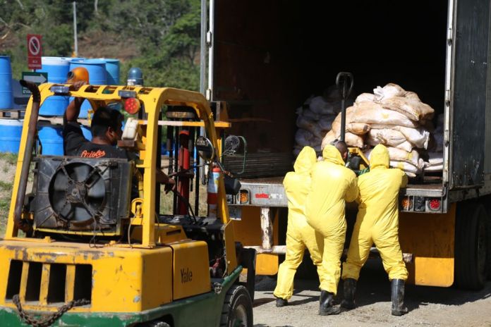 El traslado y destrucción de los mismos se realiza en el Complejo de Incineración de Sustancias Ilícitas.