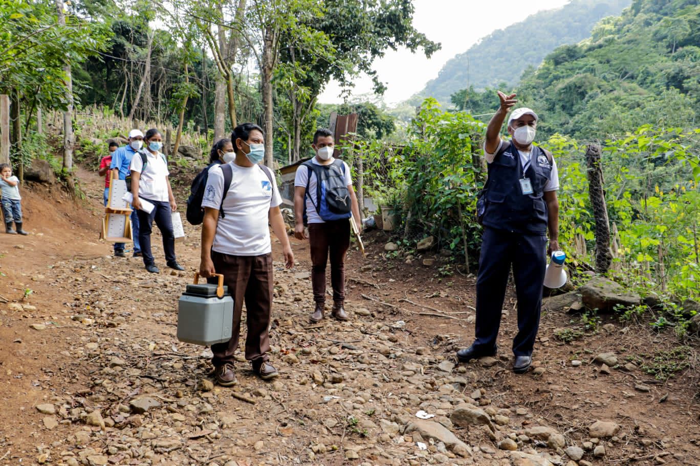 Recorren comunidades de Santa Rosa para llevar vacuna contra COVID-19
