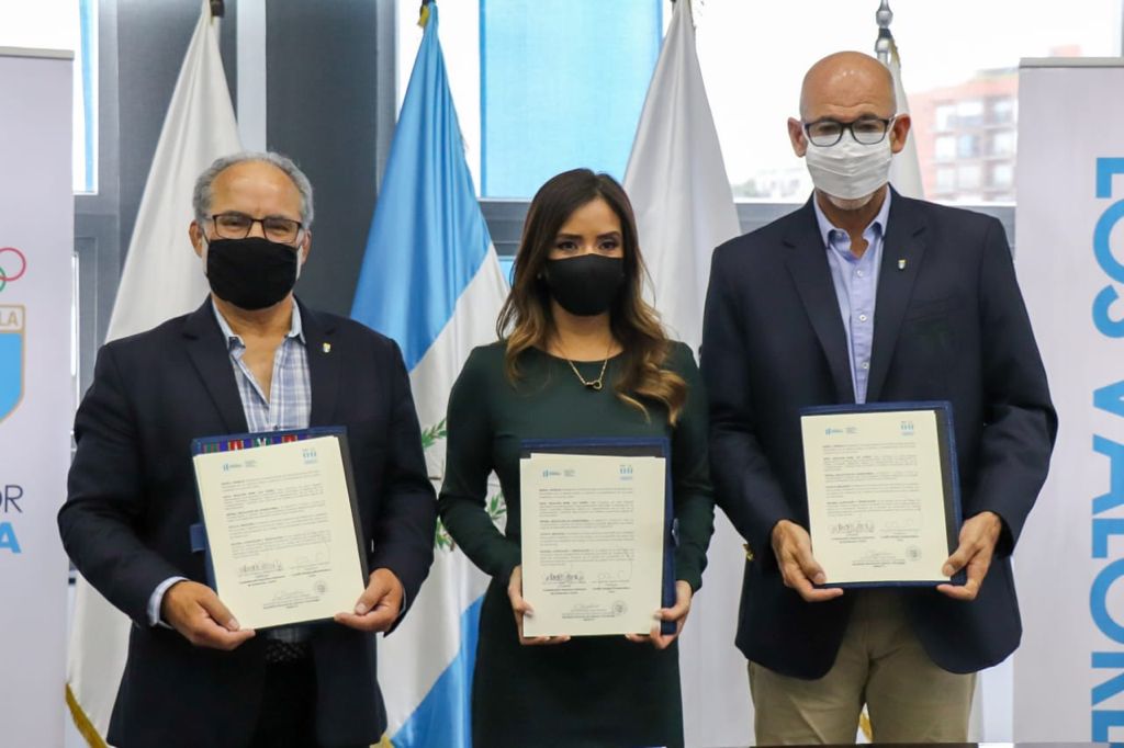 Firman convenio para vincular investigación científica con el deporte