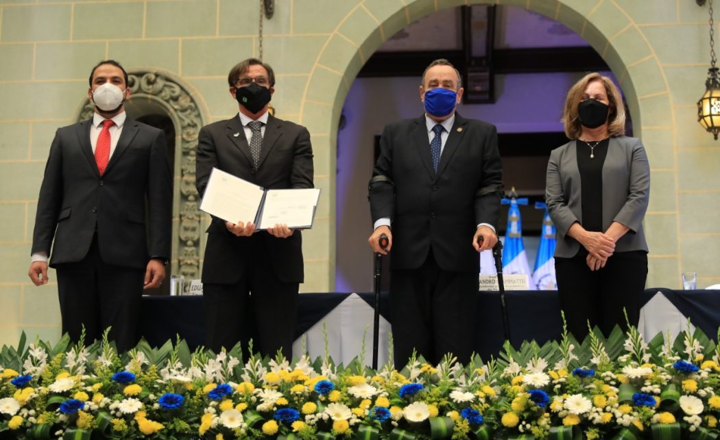 Guatemala se adhiere al Consenso de Ginebra, que promueve la protección de la familia