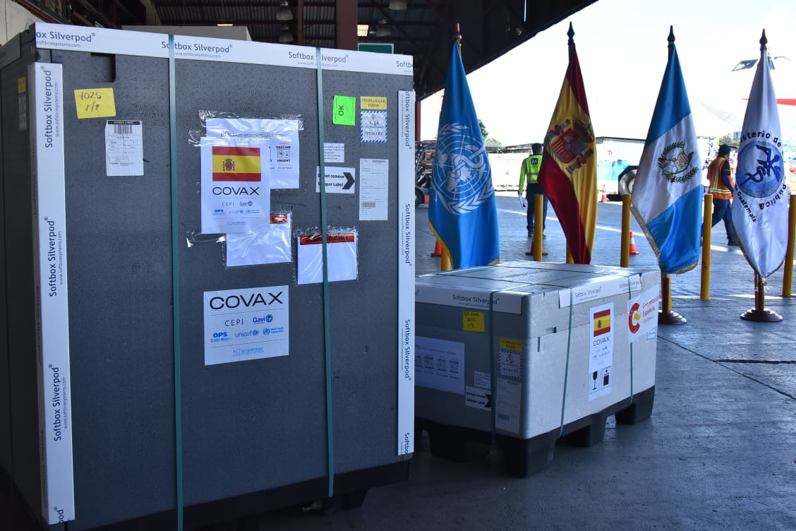 Guatemala recibe donación de España de 151 mil 200 dosis de la vacuna contra COVID-19