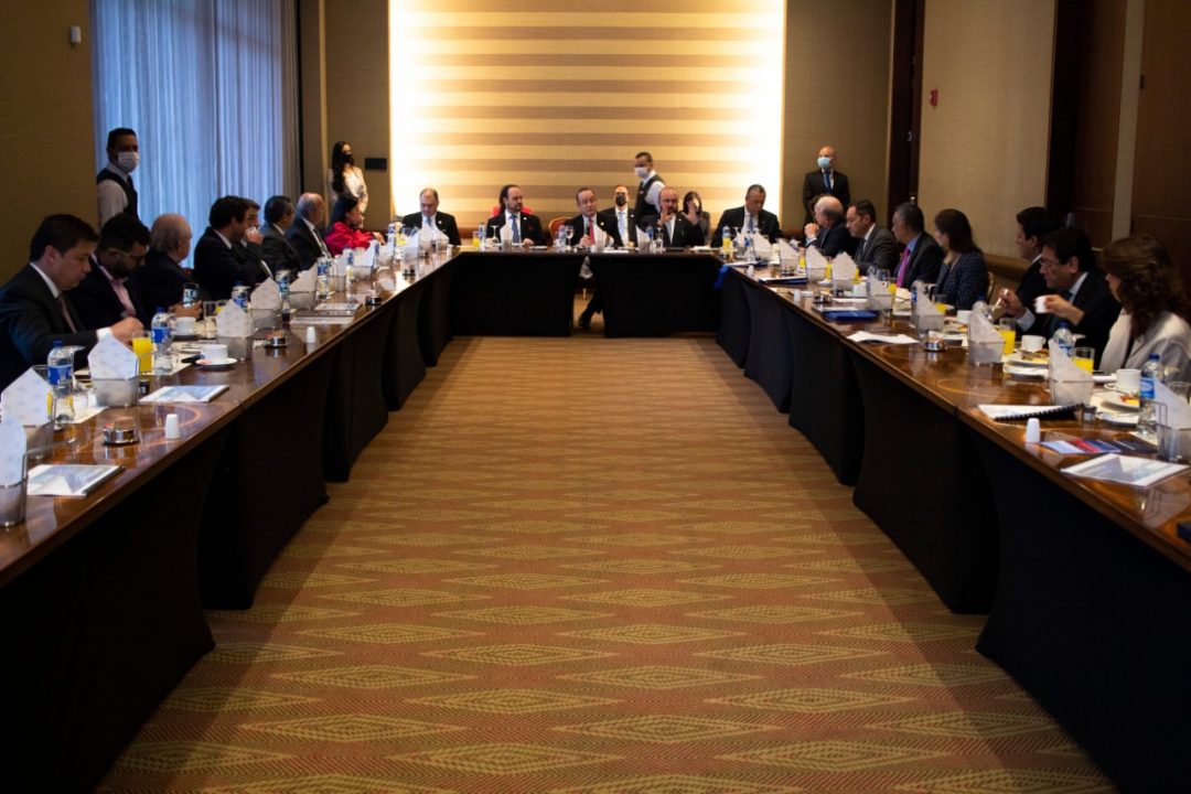 Presidente Giammattei participa en encuentro “Fortaleciendo lazos comerciales entre Guatemala y Colombia”