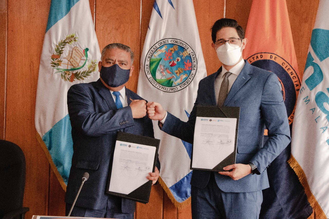firman carta de entendimiento para impulsar programas sobre administración pública.