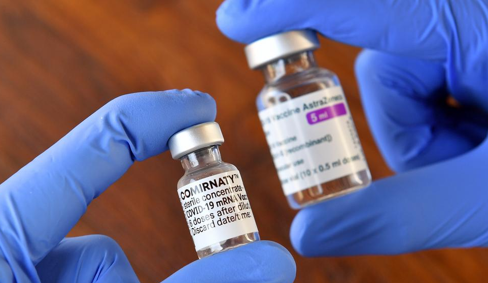 Combinación de vacunas contra el covid es efectiva, según un estudio