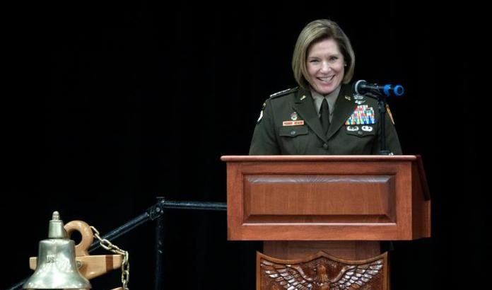 Richardson hace historia como la primera mujer jefe del Comando Sur de EE. UU.