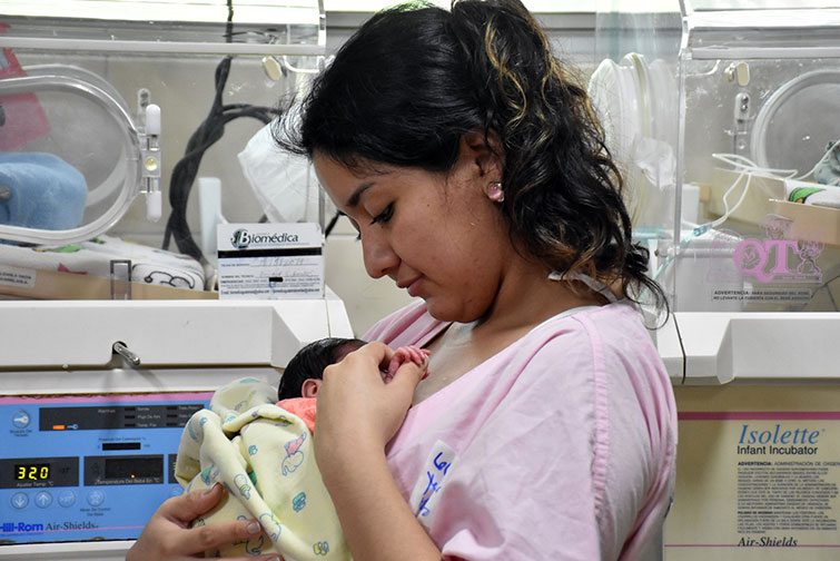 Ministerio de Salud impulsará método Madre Canguro en red hospitalaria