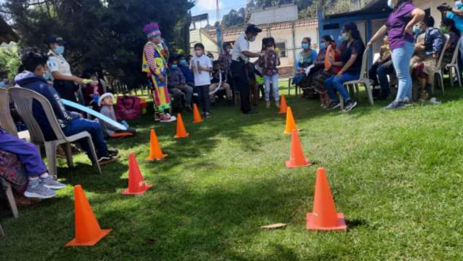 PNC insta a niñez a formar parte de la Escuela Policial